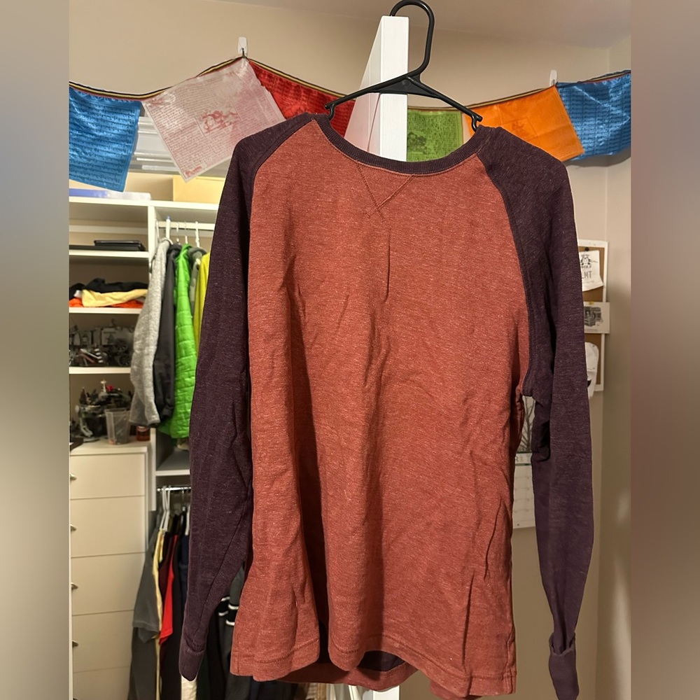 L.L.Bean slightly fitted raglan sweatshirt L regular